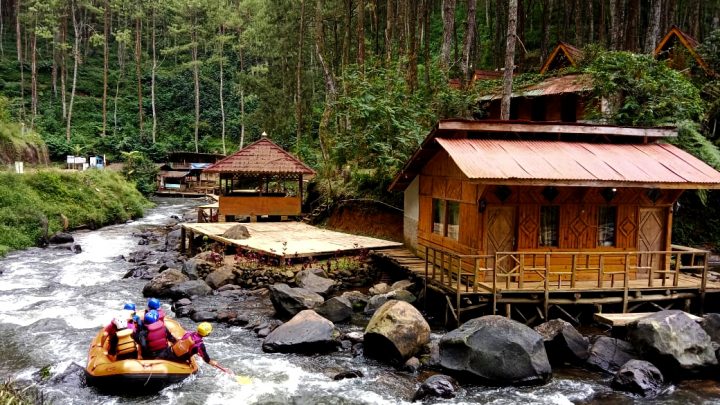 Camping Pinggir Sungai